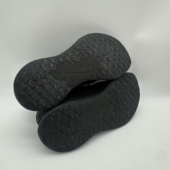 Mens Size 10.5 Nike Revolution 7 Black Running Athletic Sneakers Shoes FB8501001 - Picture 8 of 10